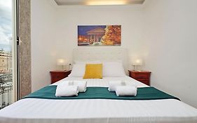 Romulus Rooms