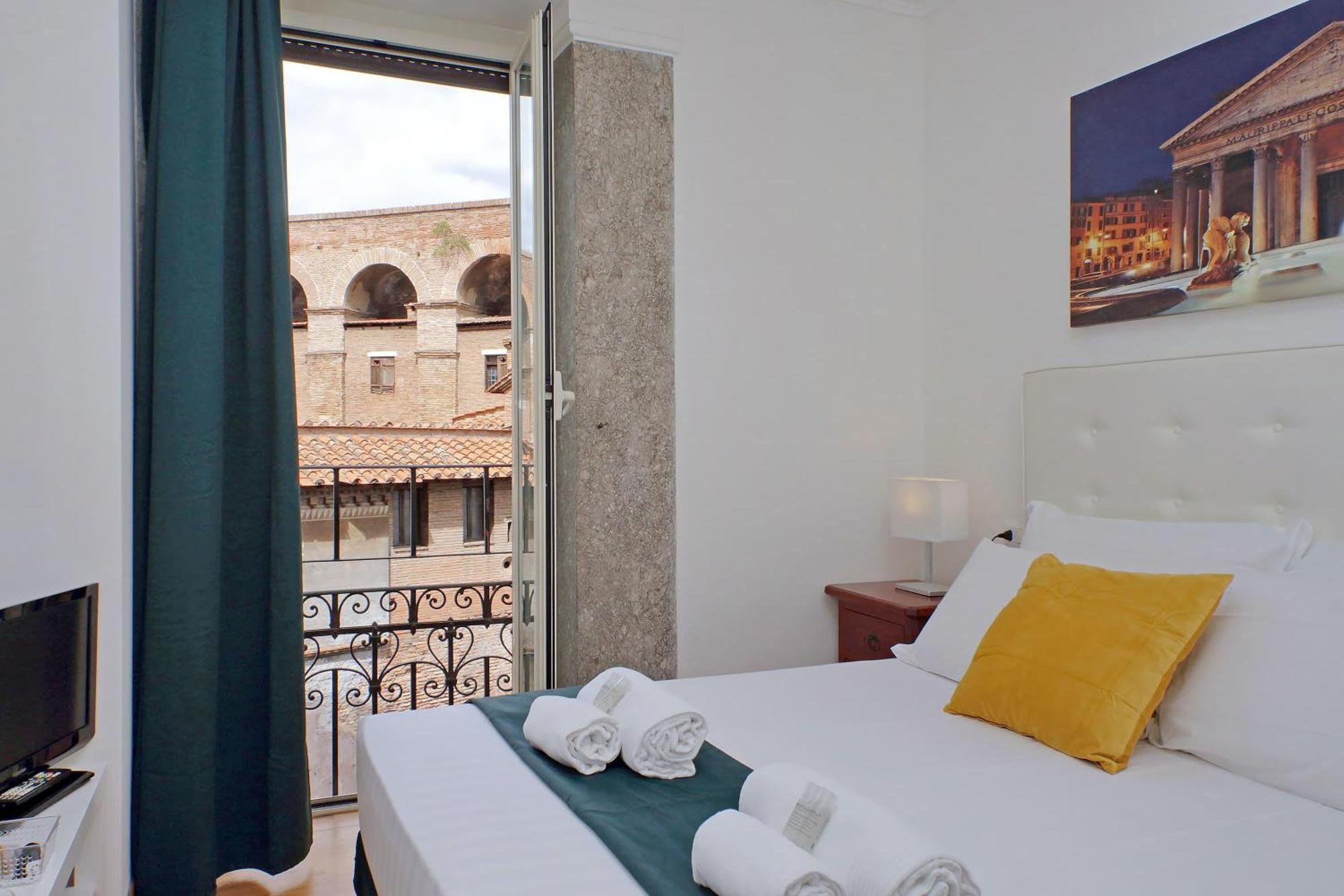 Romulus Rooms Exterior photo